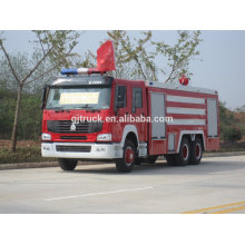 Caminhão de bombeiros de Sinotruk HOWO da movimentação 6 * 4 / motor de incêndio / caminhão de bombeiros pó com água 10T e pó 2-4T